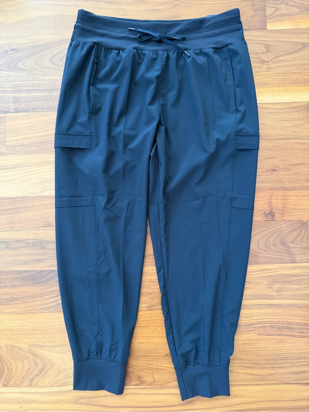 NWT CALIA Journey True Light Cargo Pocket Joggers Pants Size M True Black - Picture 2 of 14